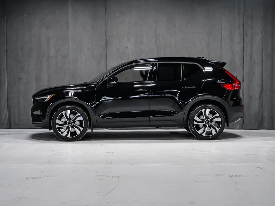 2026 Volvo XC40 Plus (Dark Theme)-3
