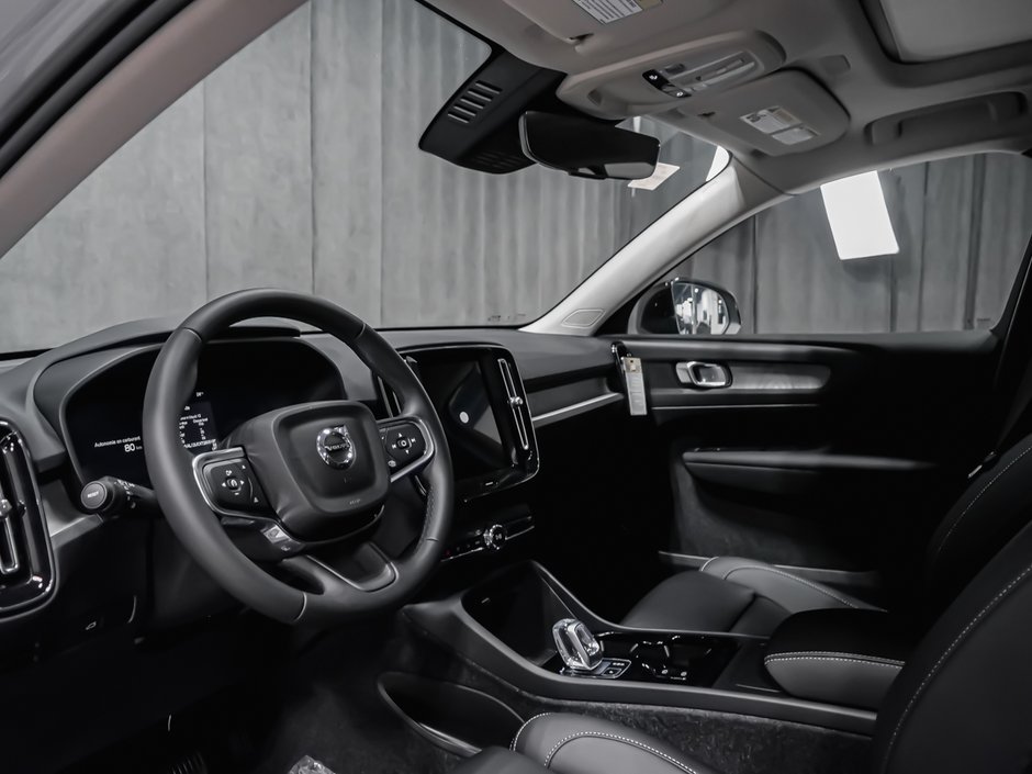 2026 Volvo XC40 Plus (Dark Theme)-5