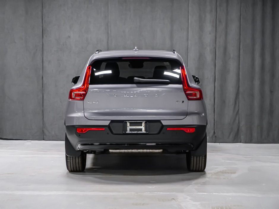 2026 Volvo XC40 Plus (Dark Theme)-4