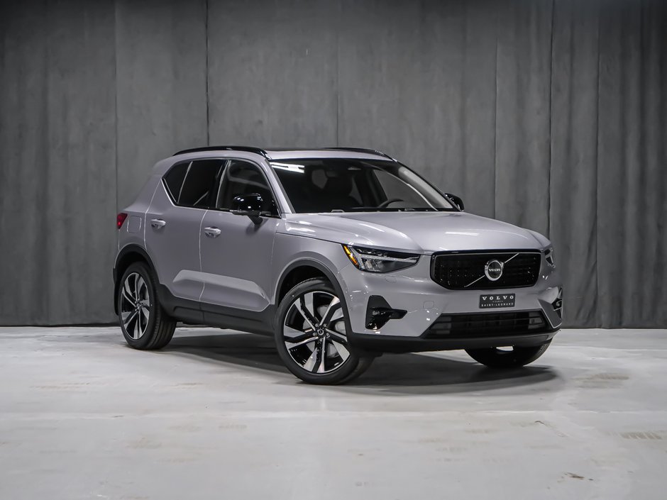 2026 Volvo XC40 Plus (Dark Theme)-1