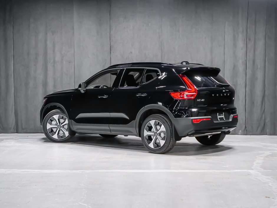 2026 Volvo XC40 Core (Dark Theme)-3