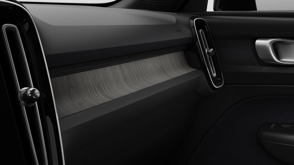 Volvo XC40 Plus (Dark Theme) 2026-9