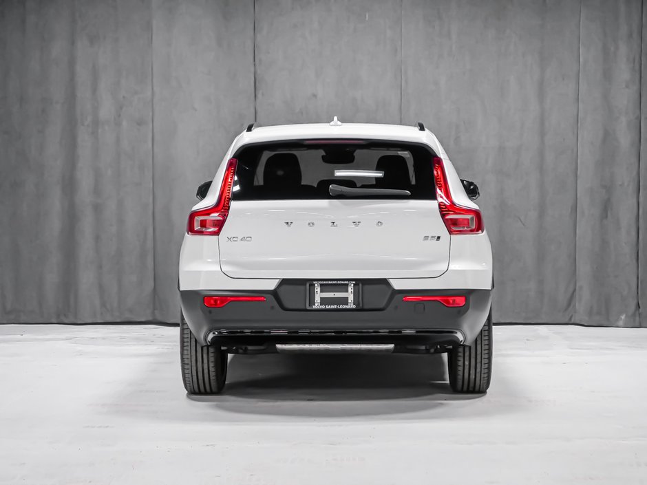 2026 Volvo XC40 Ultra (Dark Theme)-4