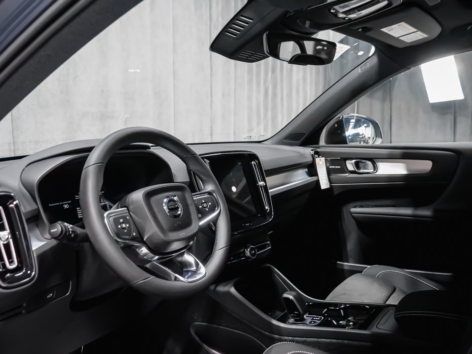 Volvo XC40 Ultra Black Edition 2026-5