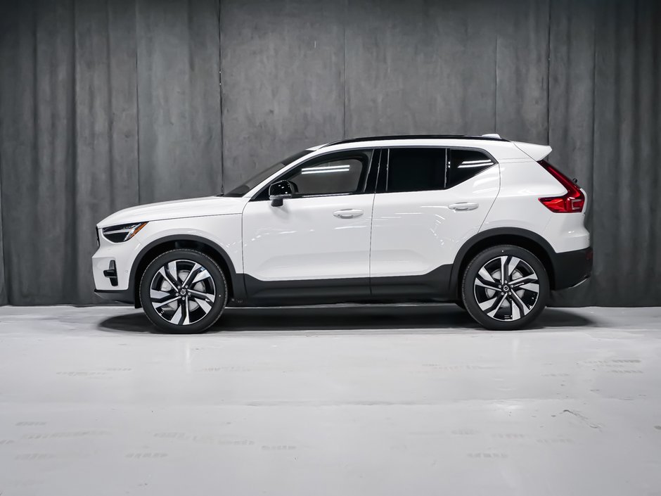 Volvo XC40 Plus (Dark Theme) 2026-3