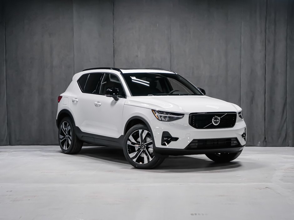 Volvo XC40 Plus (Dark Theme) 2026-1