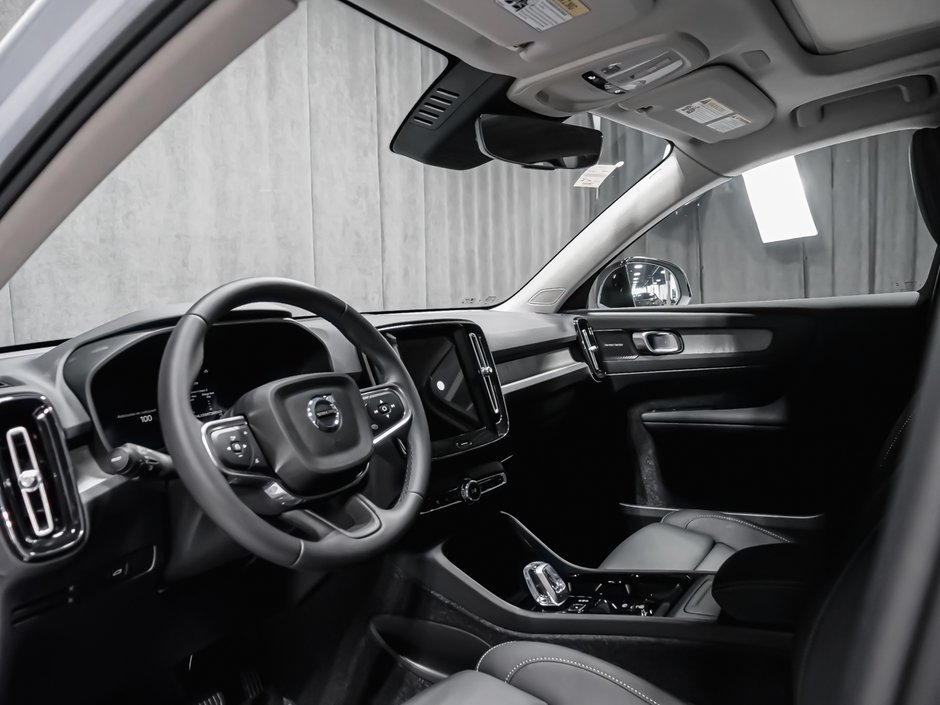 Volvo XC40 Ultra (Dark Theme) 2026-5
