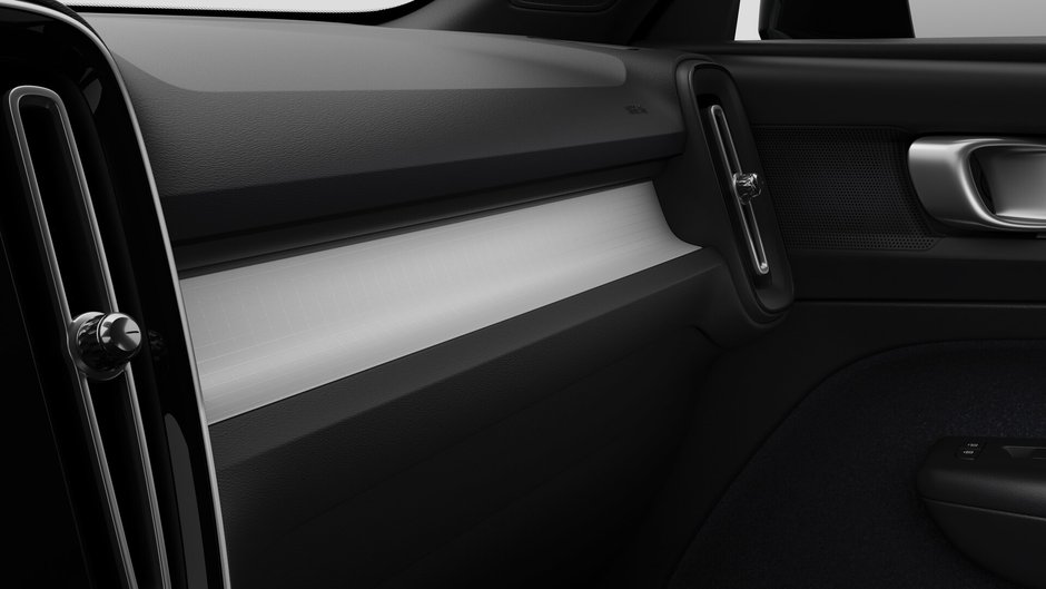 Volvo XC40 Plus Dark Theme 2026-8