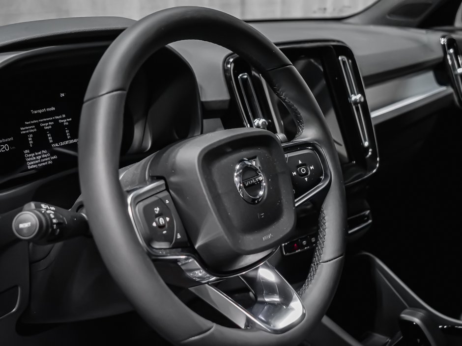 2026 Volvo XC40 Plus (Dark Theme)-7