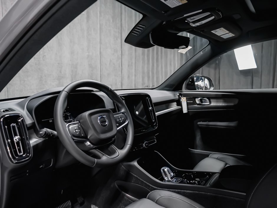 Volvo XC40 Ultra (Dark Theme) 2026-5