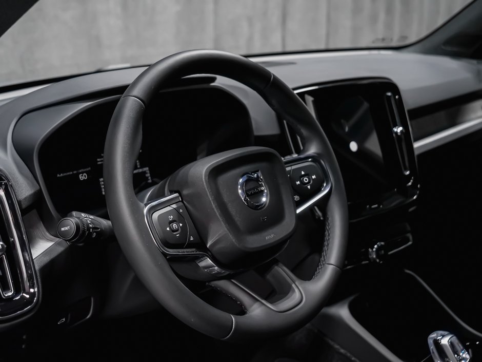 Volvo XC40 Ultra (Dark Theme) 2026-7