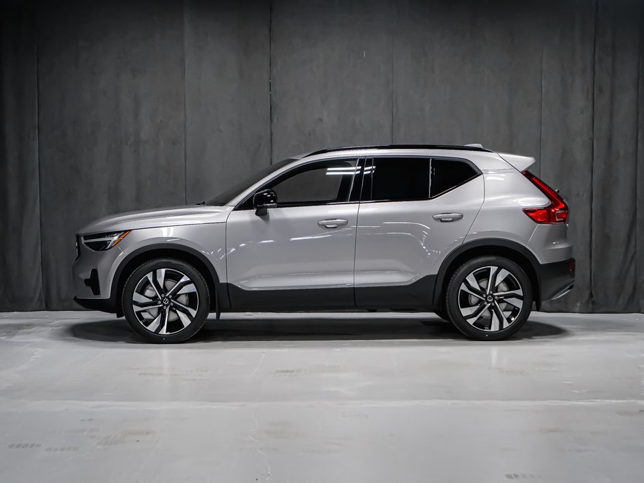 Volvo XC40 Ultra (Dark Theme) 2026-2