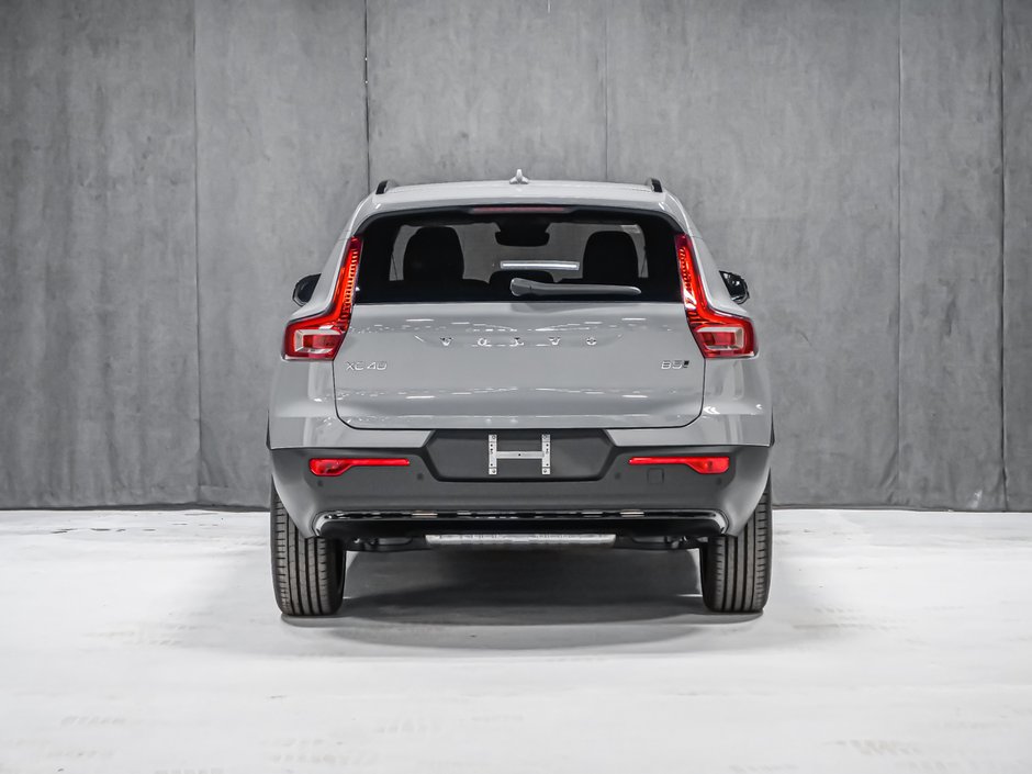 2026 Volvo XC40 Ultra (Dark Theme)-4