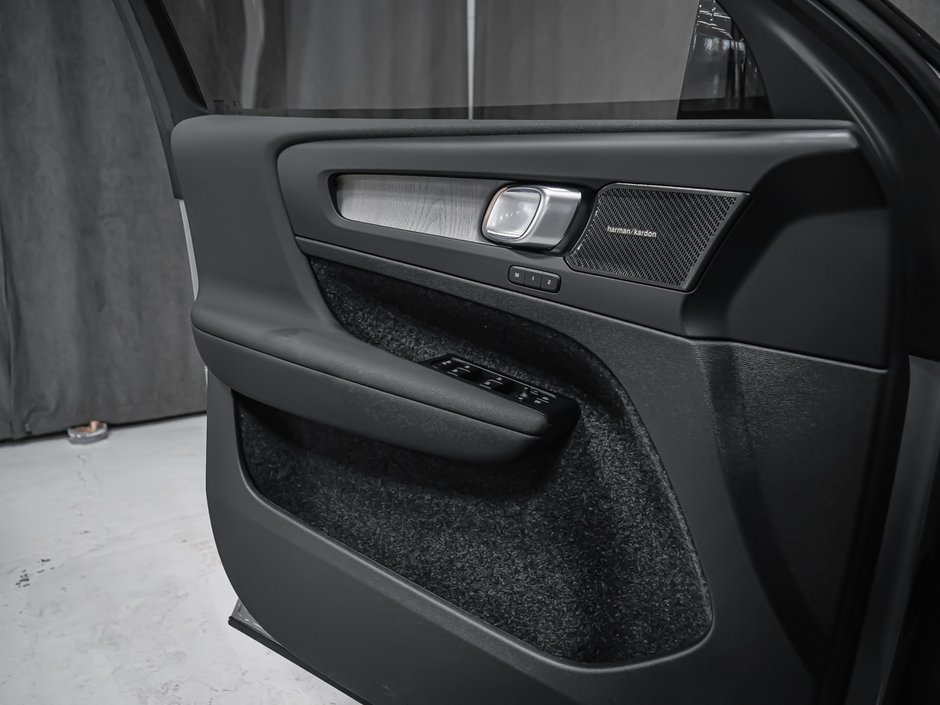 Volvo XC40 B5 ULTRA DARK HARMAN KARDON 2026-9
