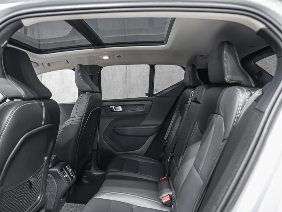 Volvo XC40 B5 ULTRA DARK HARMAN KARDON 2026-12