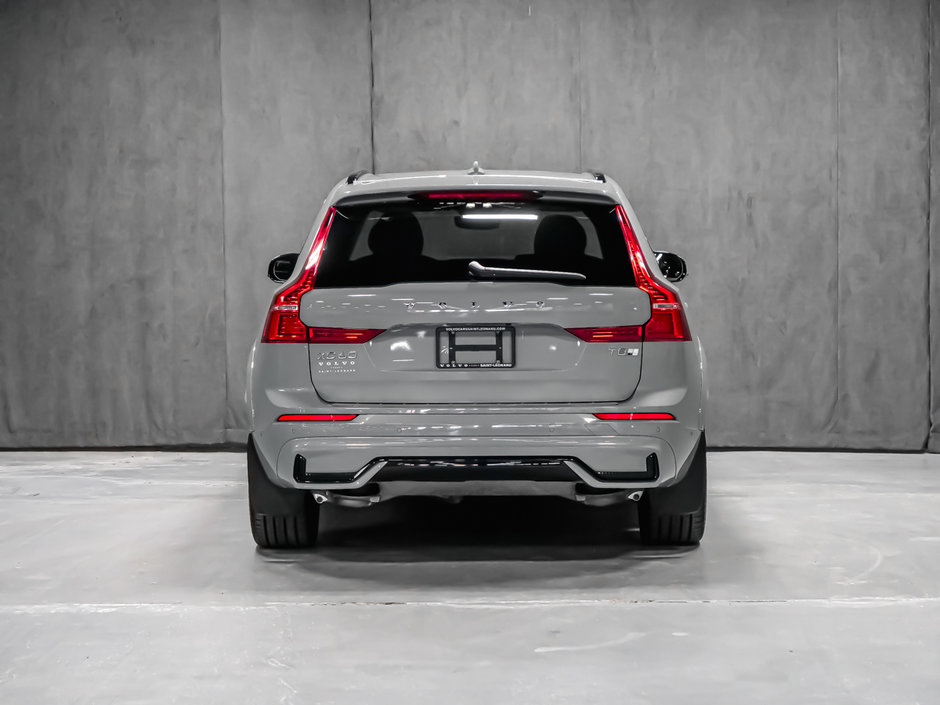2025 Volvo XC60 Plug-in Hybrid ULTRA DARK THEME-6