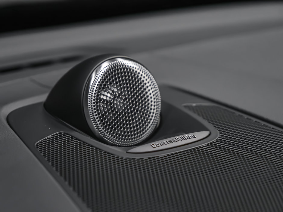 2025 Volvo XC60 Plug-in Hybrid Polestar Engineered-17