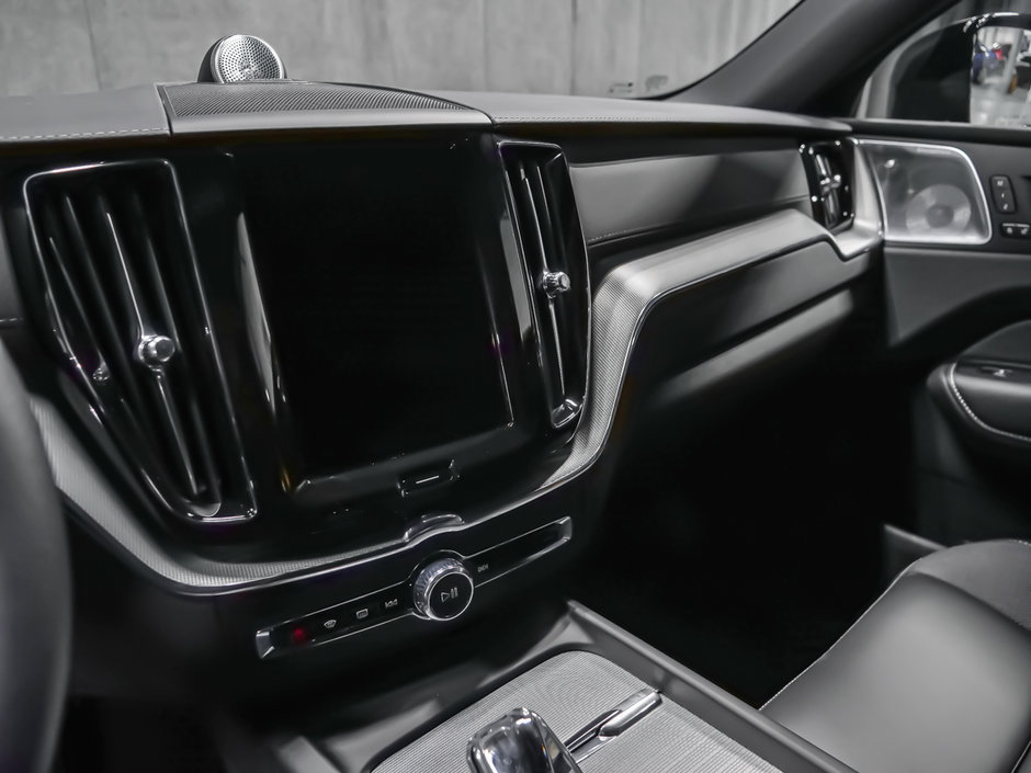 2025 Volvo XC60 Plug-in Hybrid Polestar Engineered-18