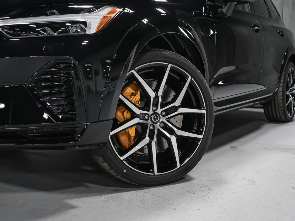 2025 Volvo XC60 Plug-in Hybrid Polestar Engineered-6