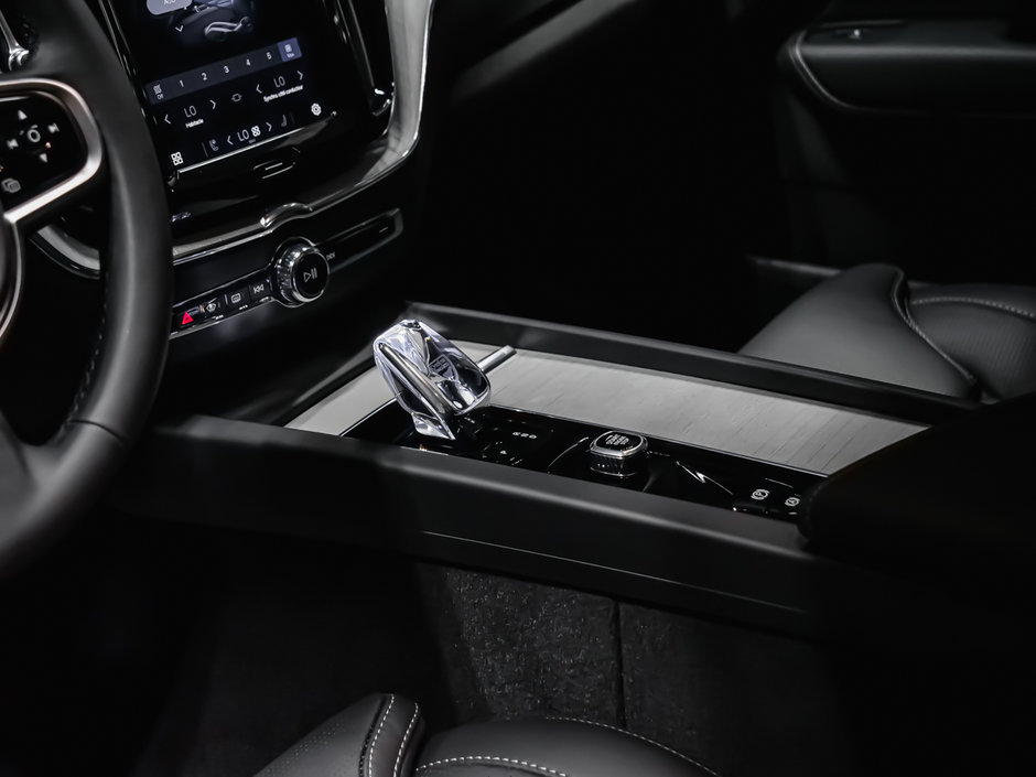 Volvo XC60 Plug-in Hybrid Ultra 2025-5