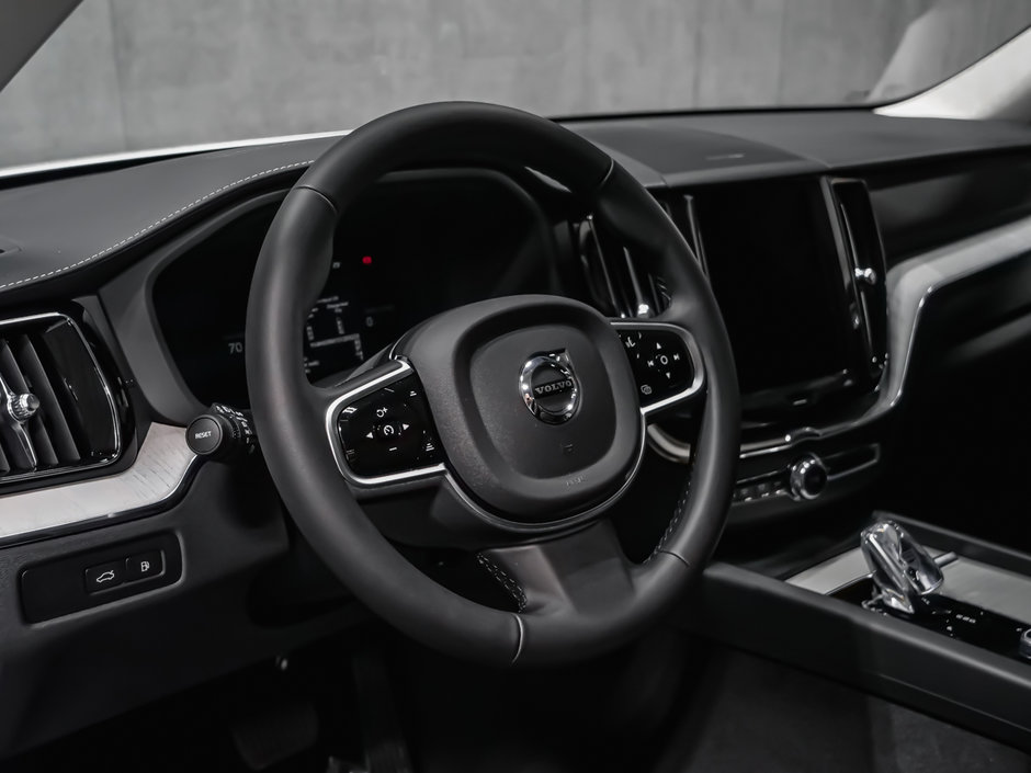 Volvo XC60 Plug-in Hybrid Ultra 2025-8