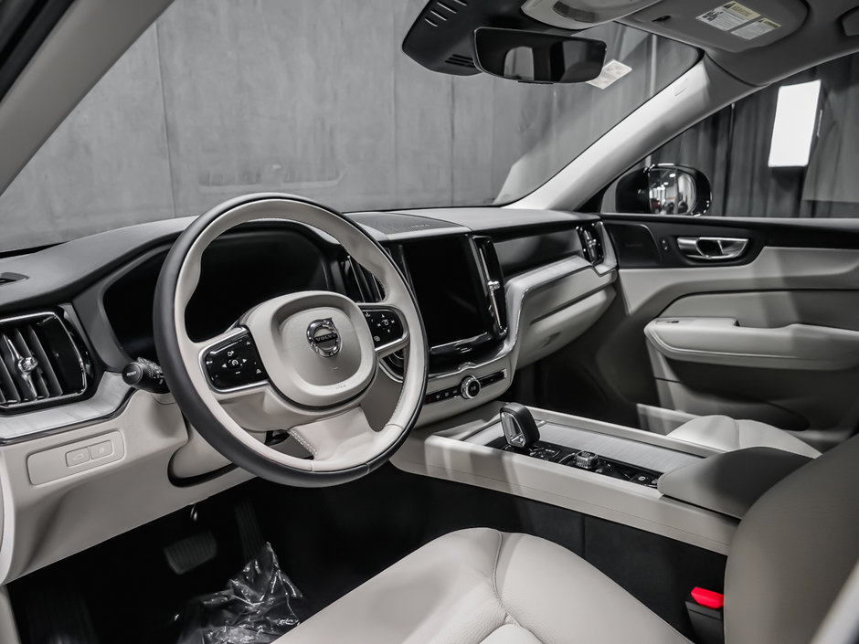2025 Volvo XC60 Plug-in Hybrid Plus-7