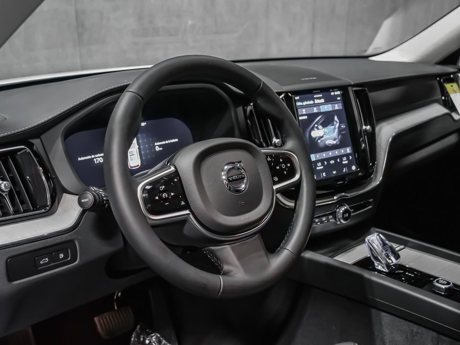 Volvo XC60 Plug-in Hybrid Ultra 2025-8
