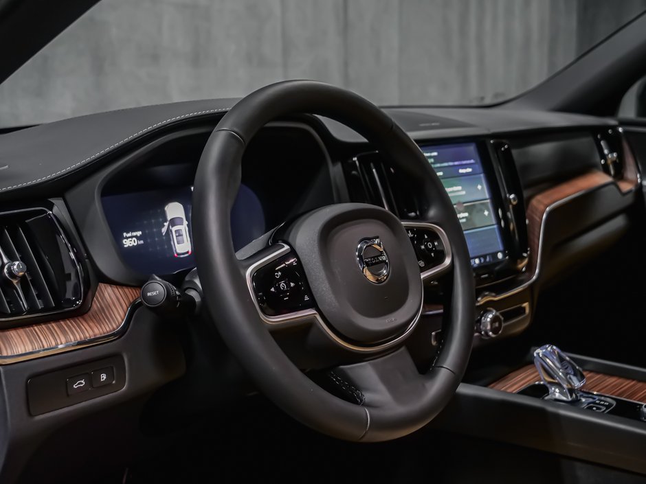 2025 Volvo XC60 Plug-in hybrid Ultra-8