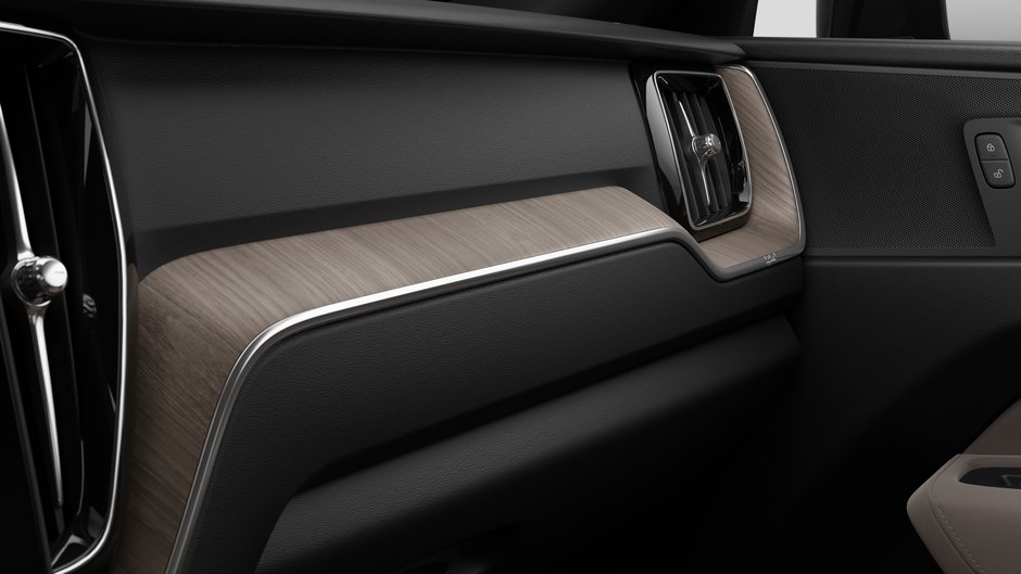 2026 Volvo XC60 Plug-in Hybrid Plus Dark Theme-8