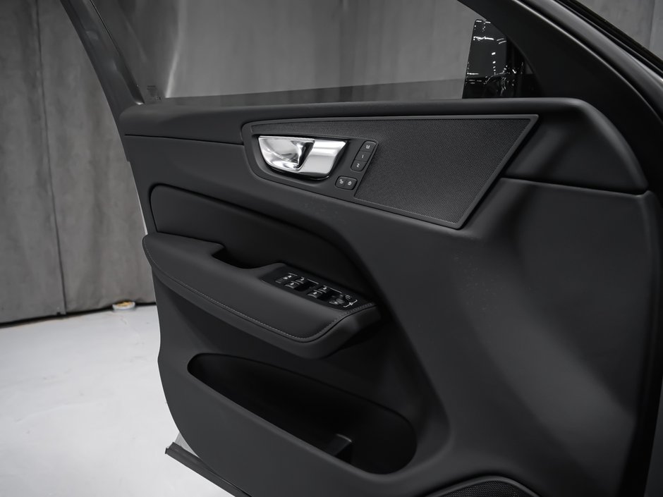 2026 Volvo XC60 Plug-in hybrid Plus-10