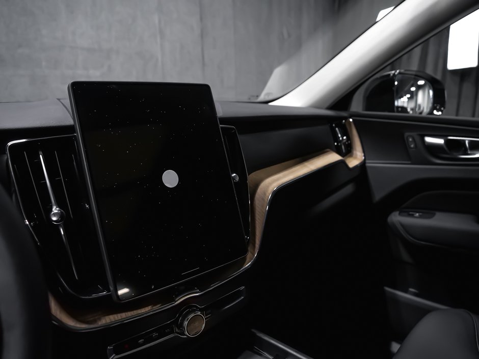 2026 Volvo XC60 Plug-in hybrid Plus-11