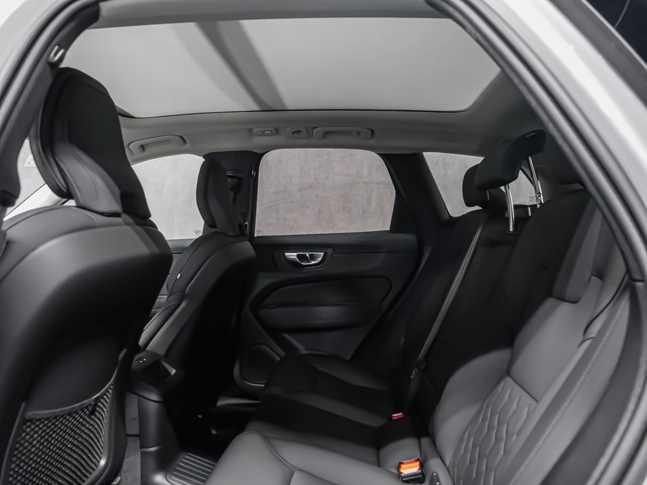 2026 Volvo XC60 Plug-in hybrid Plus-13