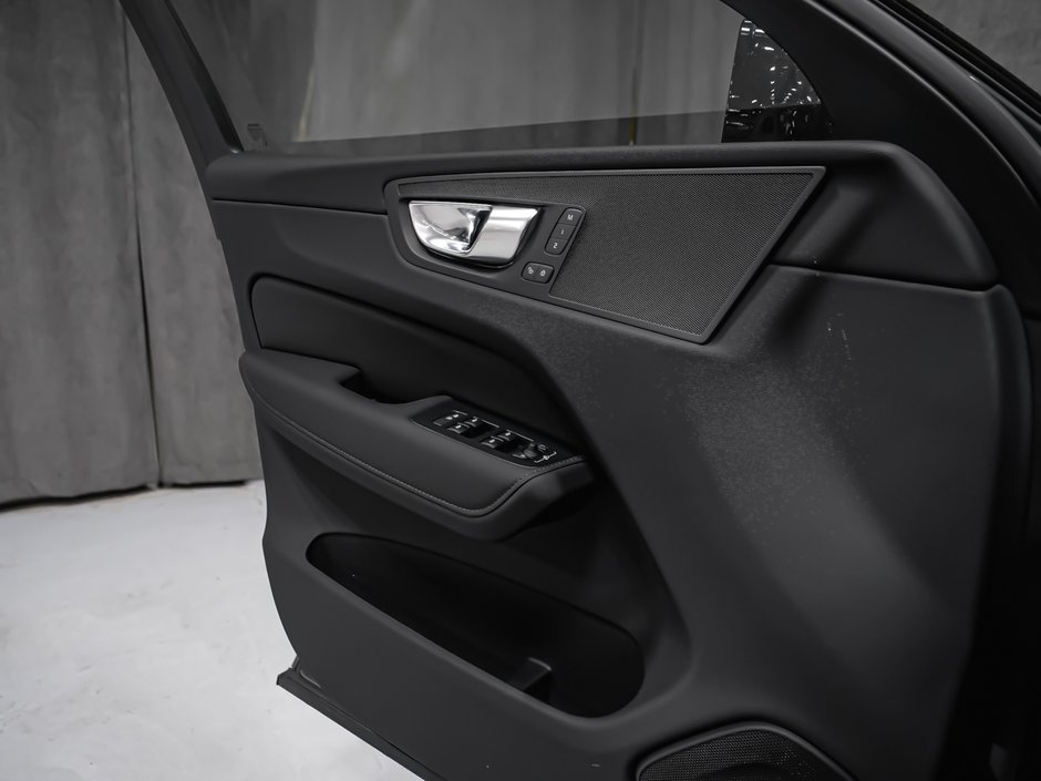 2026 Volvo XC60 Plug-in hybrid Plus-9