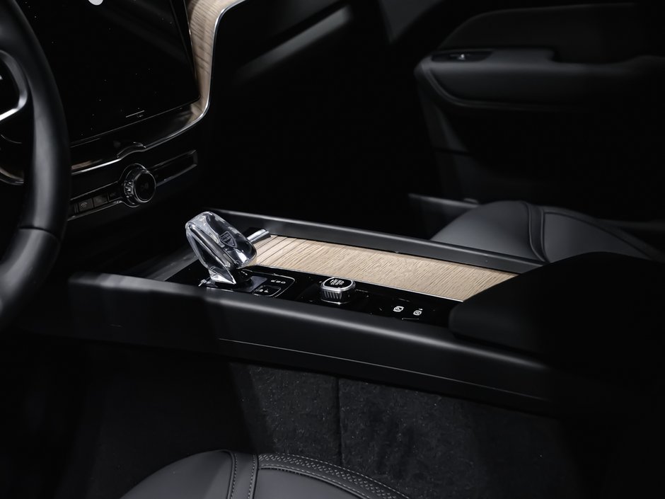 2026 Volvo XC60 Plug-in hybrid Plus-7