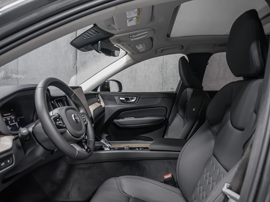 2026 Volvo XC60 Plug-in hybrid Plus-11