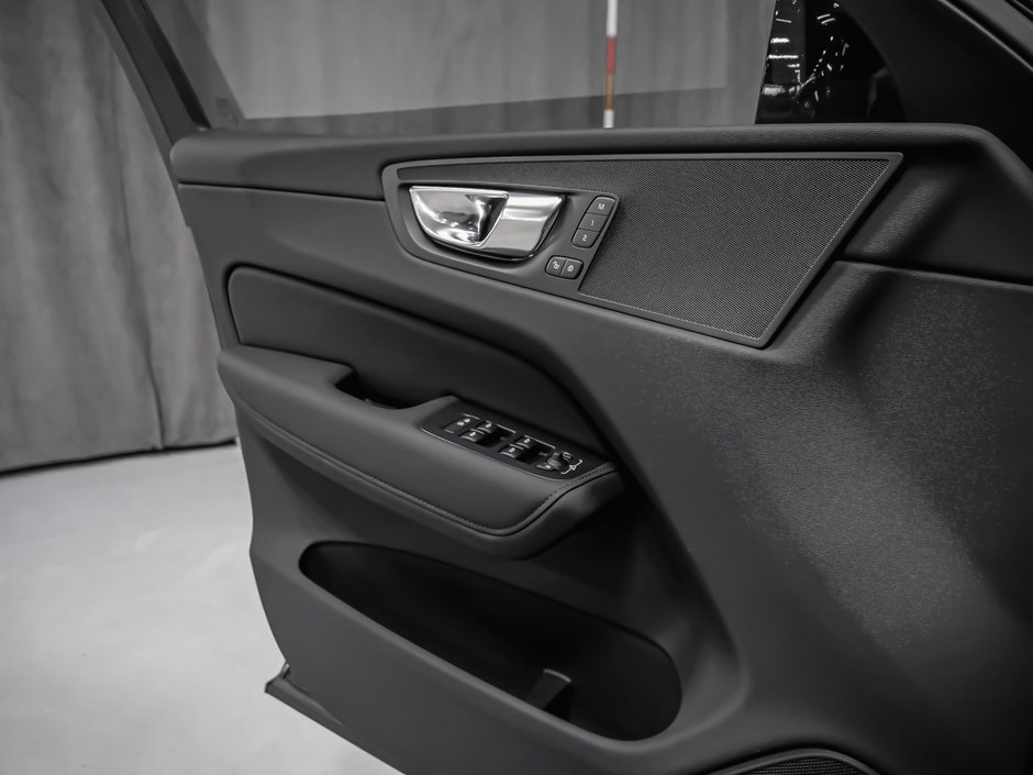 Volvo XC60 Plug-in hybrid Plus 2026-8