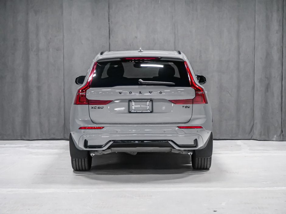 2026 Volvo XC60 Plug-in hybrid Ultra Black Edition-4