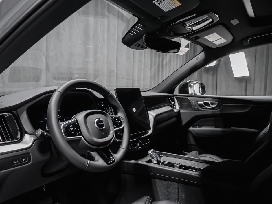 2026 Volvo XC60 Plug-in hybrid Ultra Black Edition-5