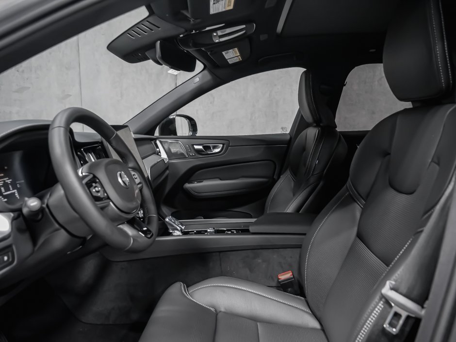 2026 Volvo XC60 Plug-in hybrid Ultra Black Edition-10