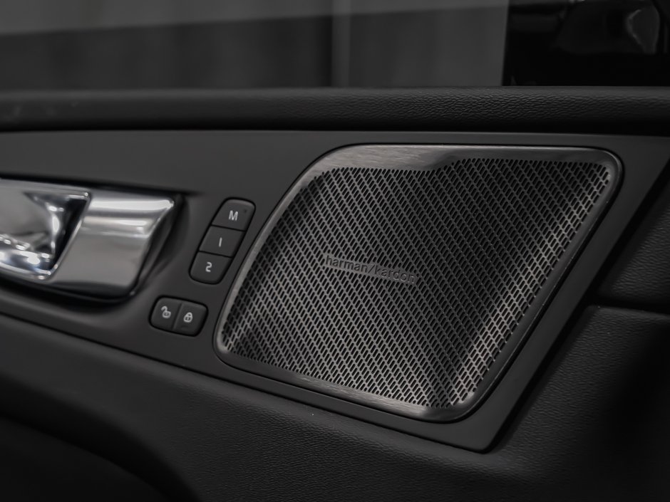 2026 Volvo XC60 Plug-in hybrid Ultra-9