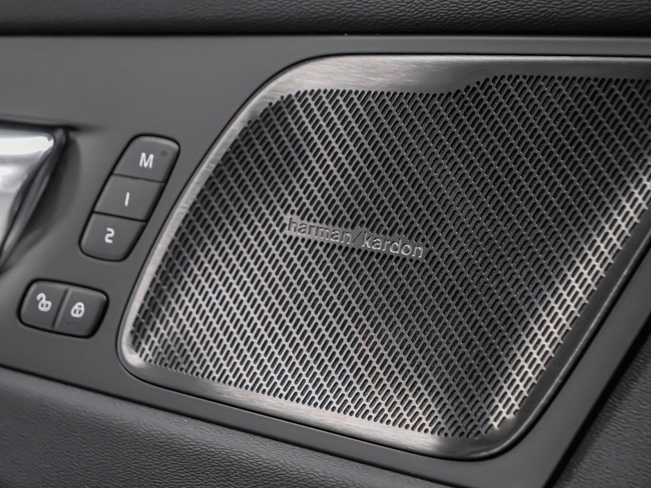 Volvo XC60 Plug-in hybrid Ultra Black Edition 2026-9