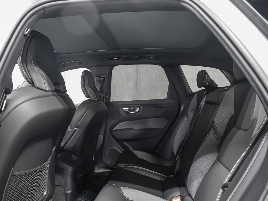 Volvo XC60 Plug-in hybrid Ultra Black Edition 2026-13