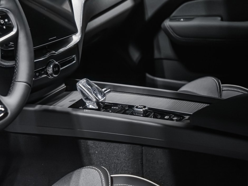 Volvo XC60 Plug-in hybrid Ultra Black Edition 2026-6