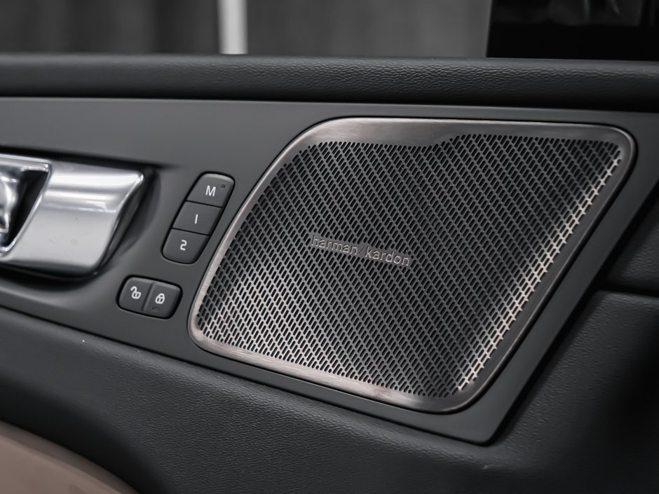 Volvo XC60 Plug-in hybrid Plus 2026-10