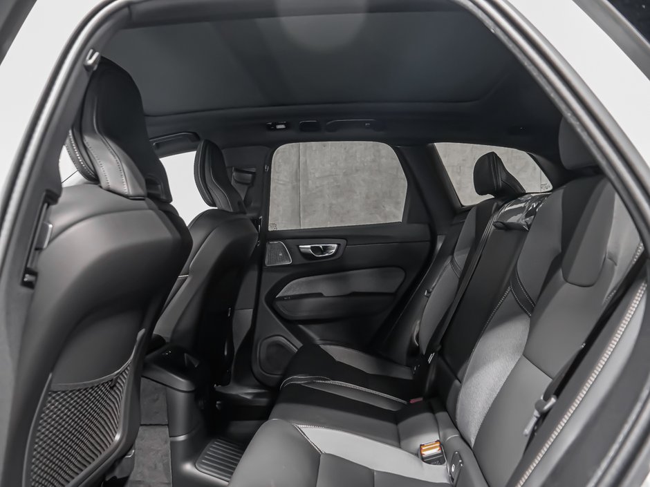 2026 Volvo XC60 Plug-in hybrid Ultra Black Edition-20