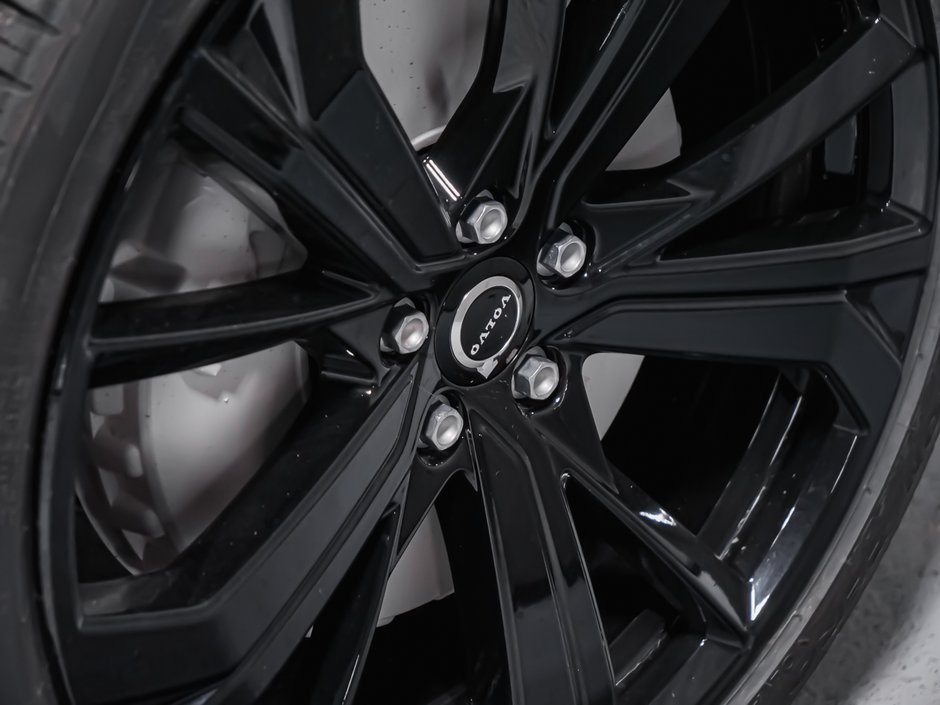 2026 Volvo XC60 Plug-in hybrid Ultra Black Edition-18