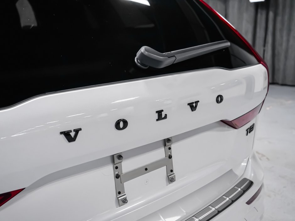 2026 Volvo XC60 Plug-in hybrid Ultra Black Edition-9