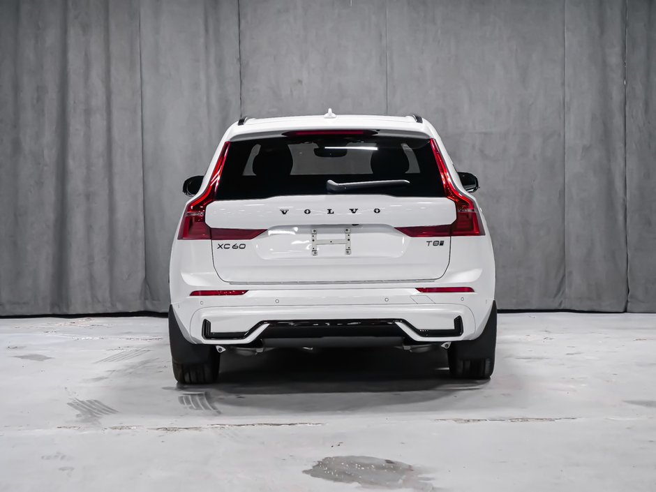 2026 Volvo XC60 Plug-in hybrid Ultra Black Edition-6