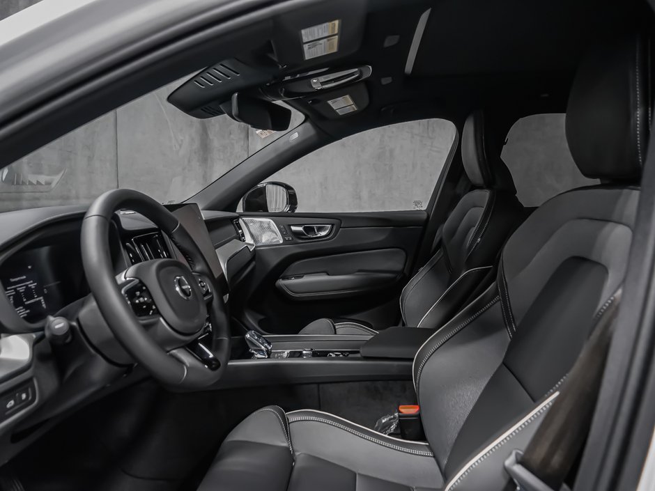 2026 Volvo XC60 Plug-in hybrid Ultra Black Edition-19