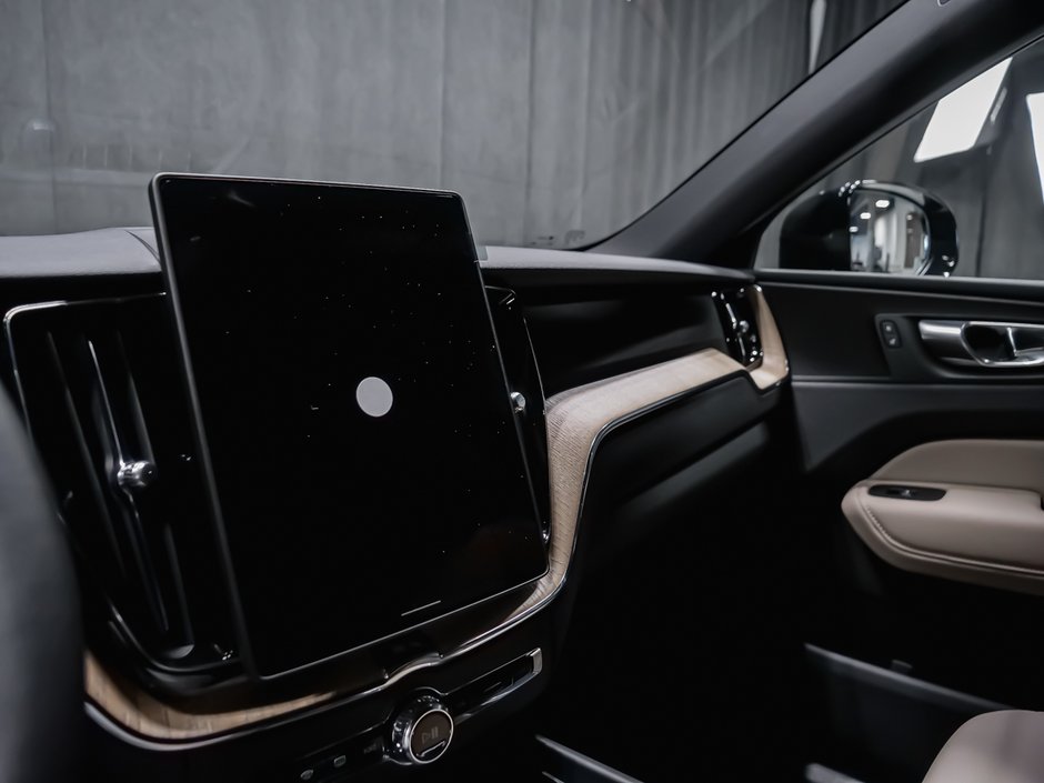 Volvo XC60 Plug-in hybrid Core 2026-10
